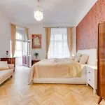 Prague Days - 3Bdr Apt - Small Balcony - 2 Bathrooms - 90 Sqm