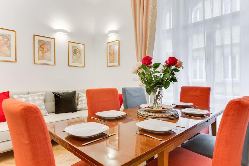 Apartment Days - 3bdr - Small Balcony - 2 Bathrooms - 90 Sqm Prag