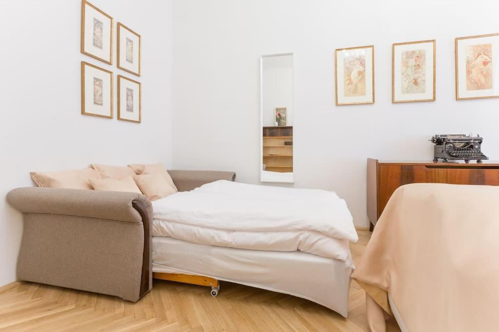 Days - 3bdr - Small Balcony - 2 Bathrooms - 90 Sqm Apartment