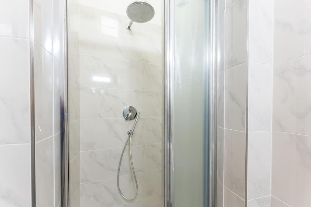 Apartment Days - 3bdr - Small Balcony - 2 Bathrooms - 90 Sqm *
