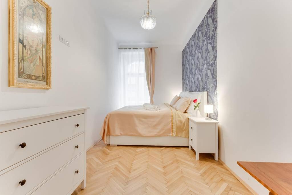 Days - 3bdr - Small Balcony - 2 Bathrooms - 90 Sqm