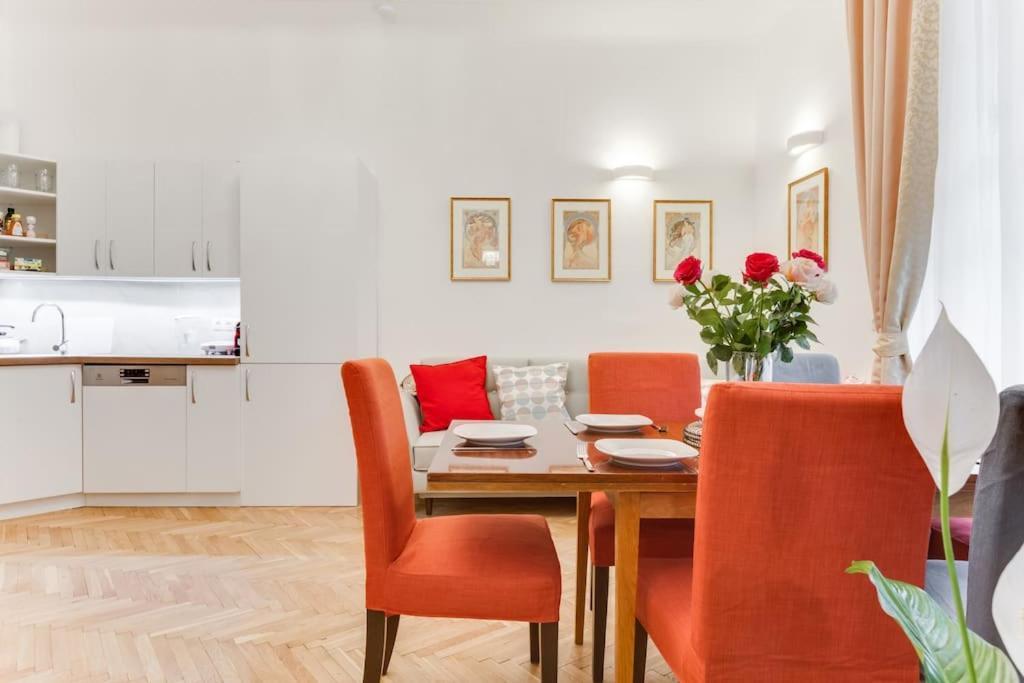 Days - 3bdr - Small Balcony - 2 Bathrooms - 90 Sqm Prag