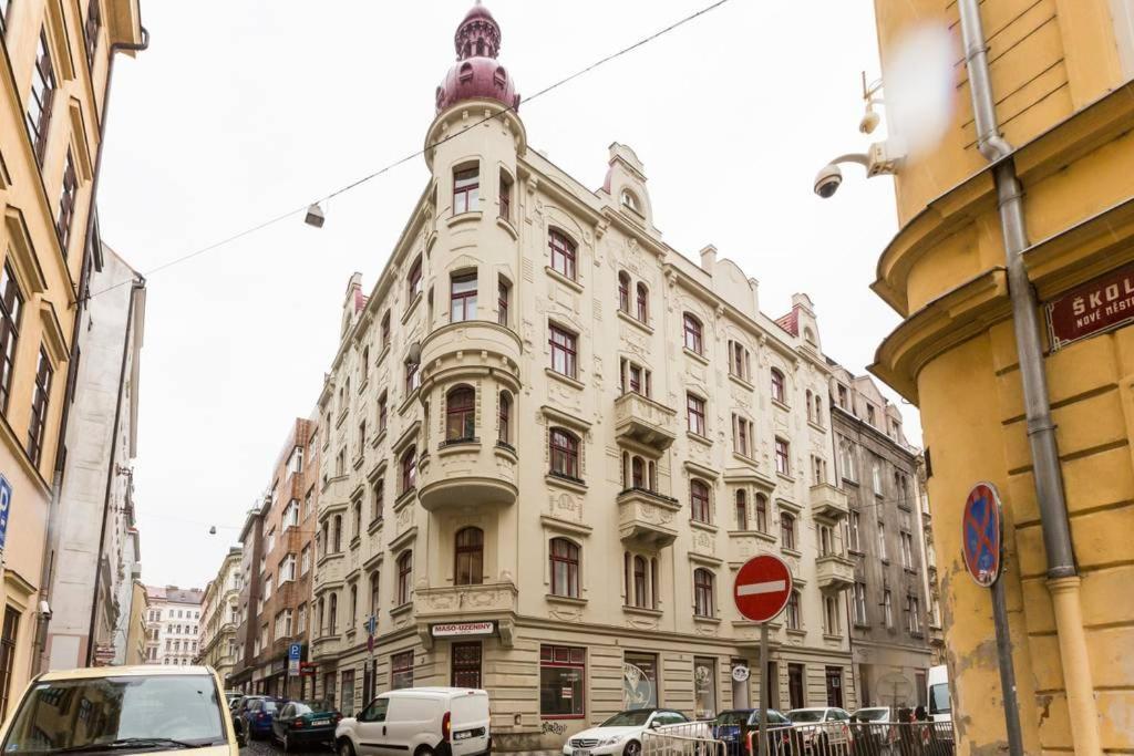Days - 3bdr - Small Balcony - 2 Bathrooms - 90 Sqm * Prag